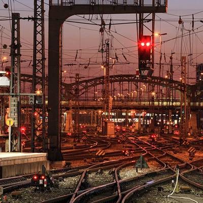 Rail yard signaling and switching view